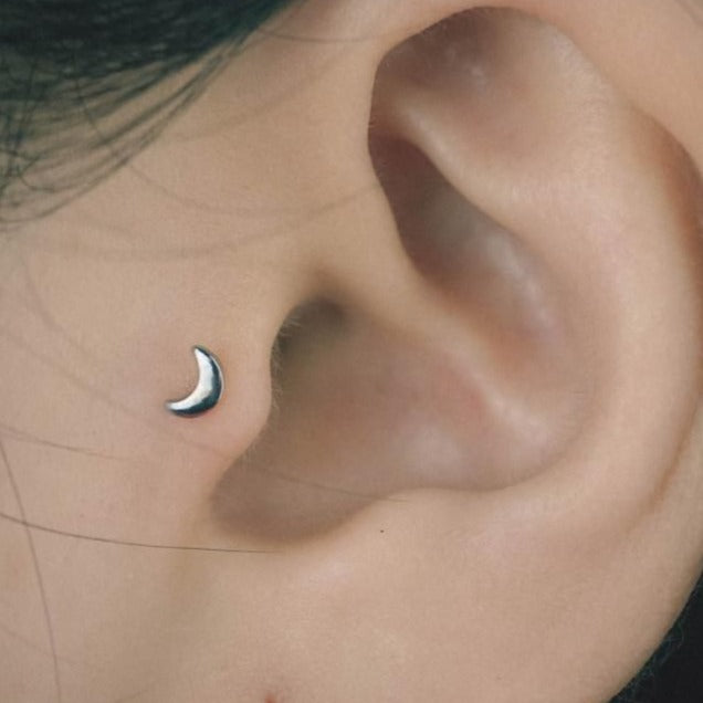 16G Steel Moon Internally Threaded Tragus Labret