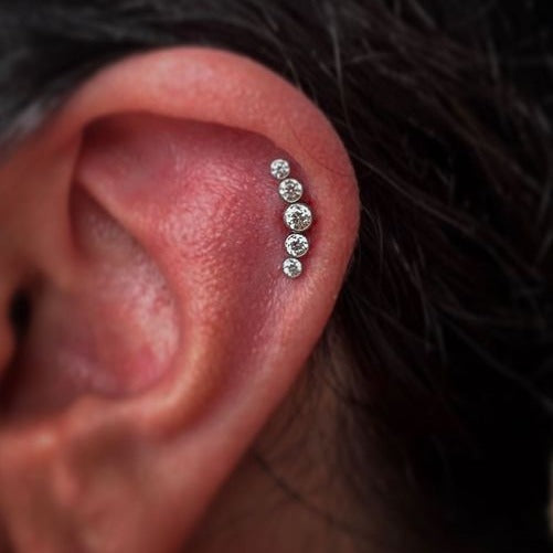 G23 Titanium Internally Threaded 5 CZ Cluster Tragus Labret