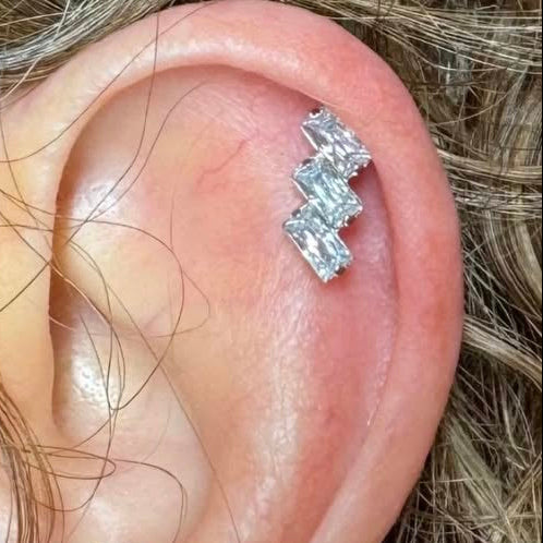 G23 Titanium Threadless Push In 3 Slanted Baguette CZ Labret