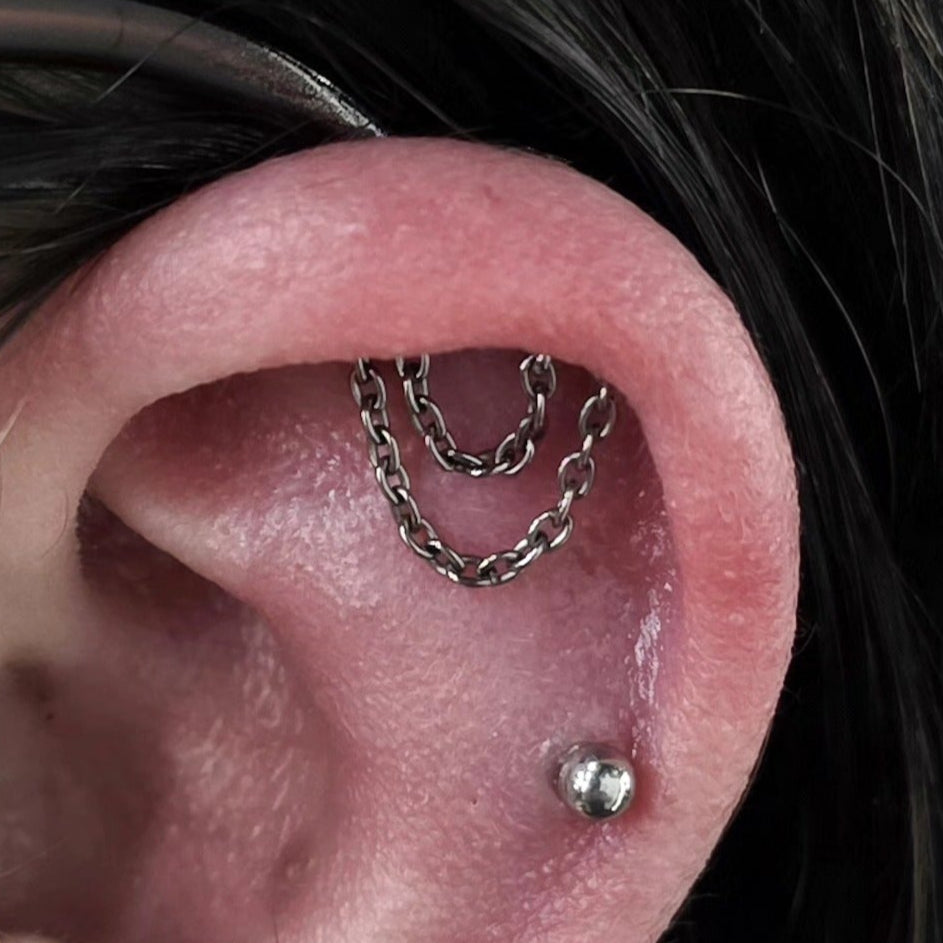 G23 Titanium Threadless Push In Double Hanging Chains Curved Bar Top