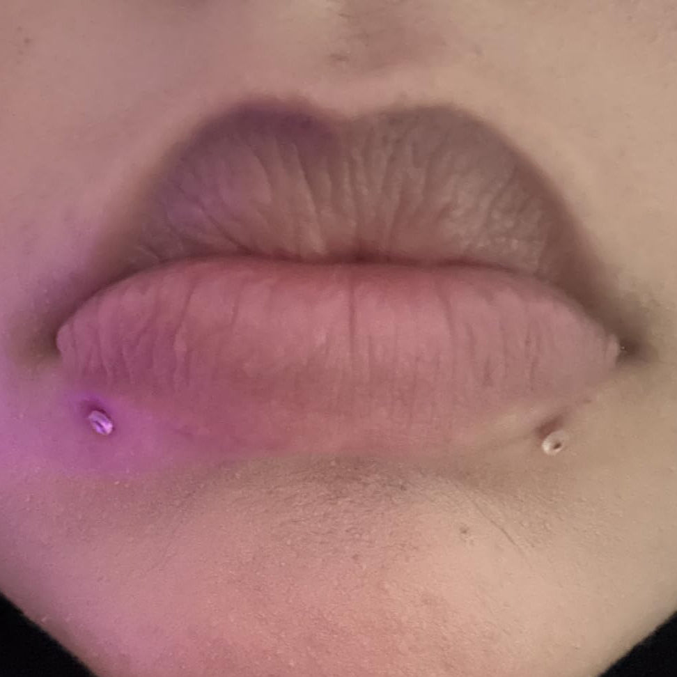 16G Invisible Push Top Labret Retainer