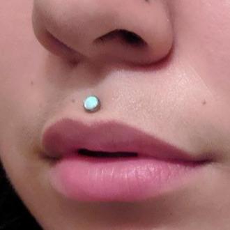 G23 Titanium Threadless Push In Flat Opal Labret Tragus