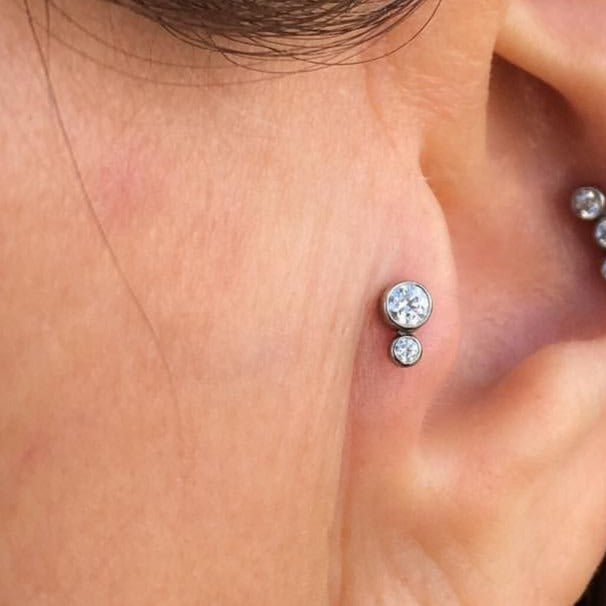 G23 Titanium Internally Threaded 2 CZ Cluster Tragus Labret