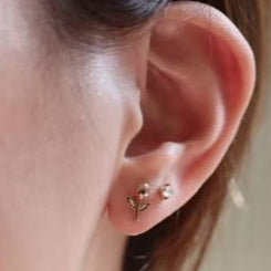 Steel Threadless Push In CZ Tulip Flower Tragus Labret