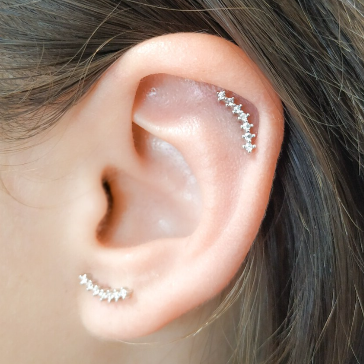 G23 Titanium Internally Threaded 7 CZ Cluster Tragus Labret