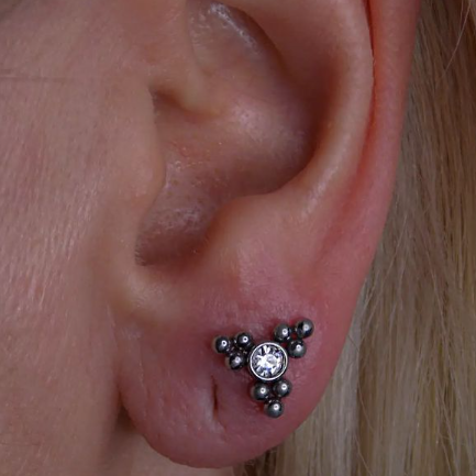 G23 Titanium Threadless Push In Triangle CZ Bead Cluster Labret