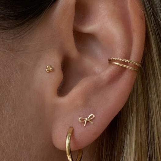 G23 Gold PVD Titanium Threadless Push In 3D Ribbon Bow Labret