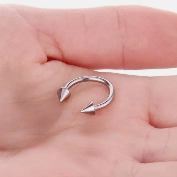 12G Steel Spike Horseshoe