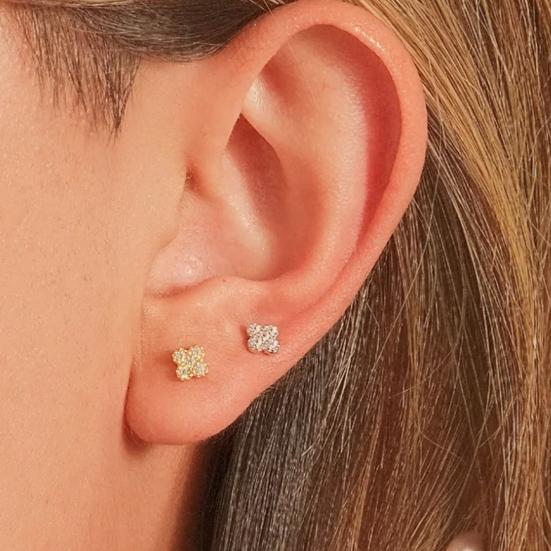 G23 Gold PVD Titanium Internally Threaded Radiant Clover Labret