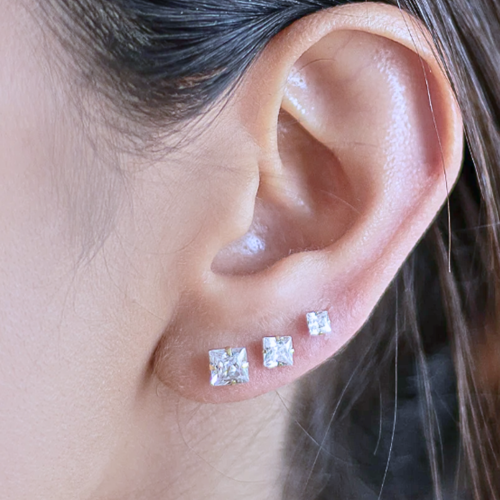 Steel Internally Threaded Square CZ Prong Set Tragus Labret