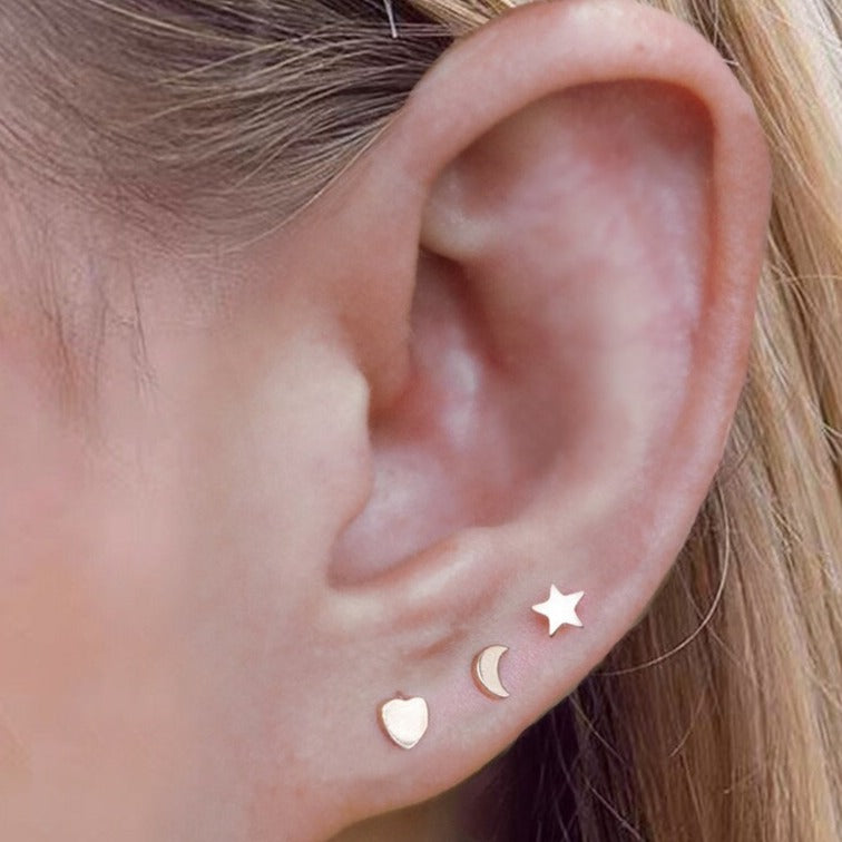 16G Moon Internally Threaded Ion Plated Tragus Labret