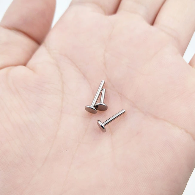 G23 Titanium 4mm Base Internally Threaded Labret Shaft