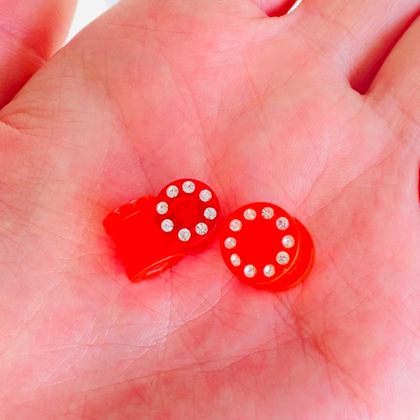 CZ Rim Red Acrylic Screw Tunnel