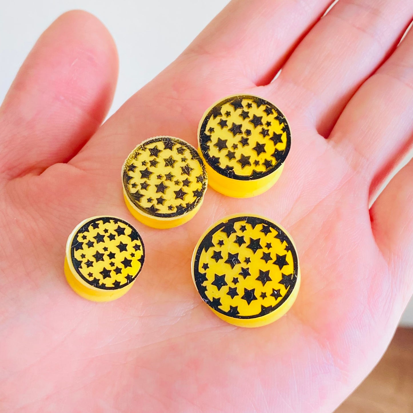 Yellow Star Logo Silicone Plugs 4G to 3/4"