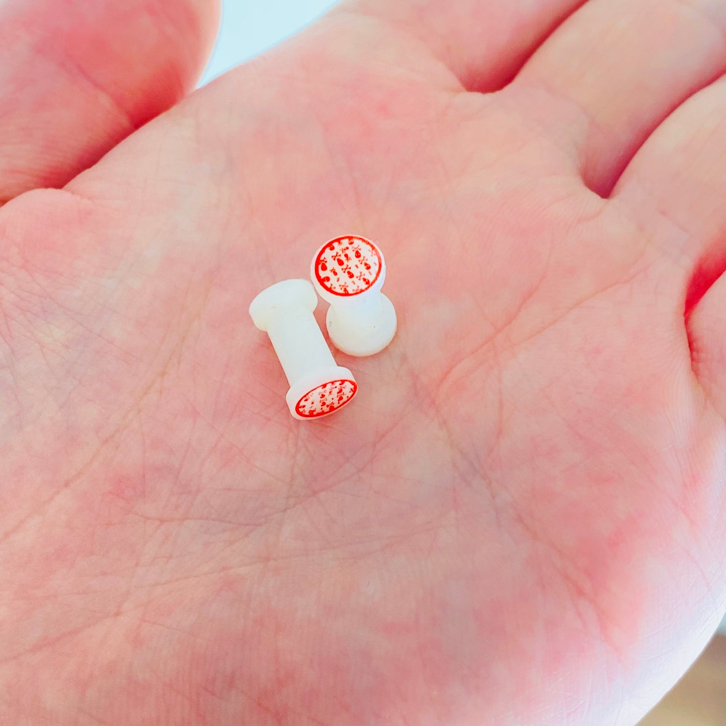 White Skull Logo Silicone Plug