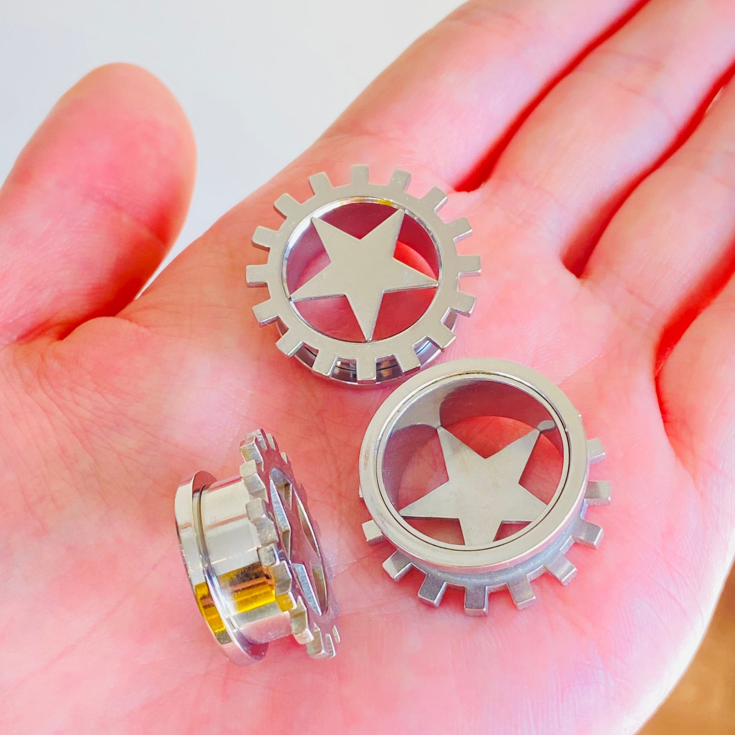 Giant Star Screw Fit Tunnel