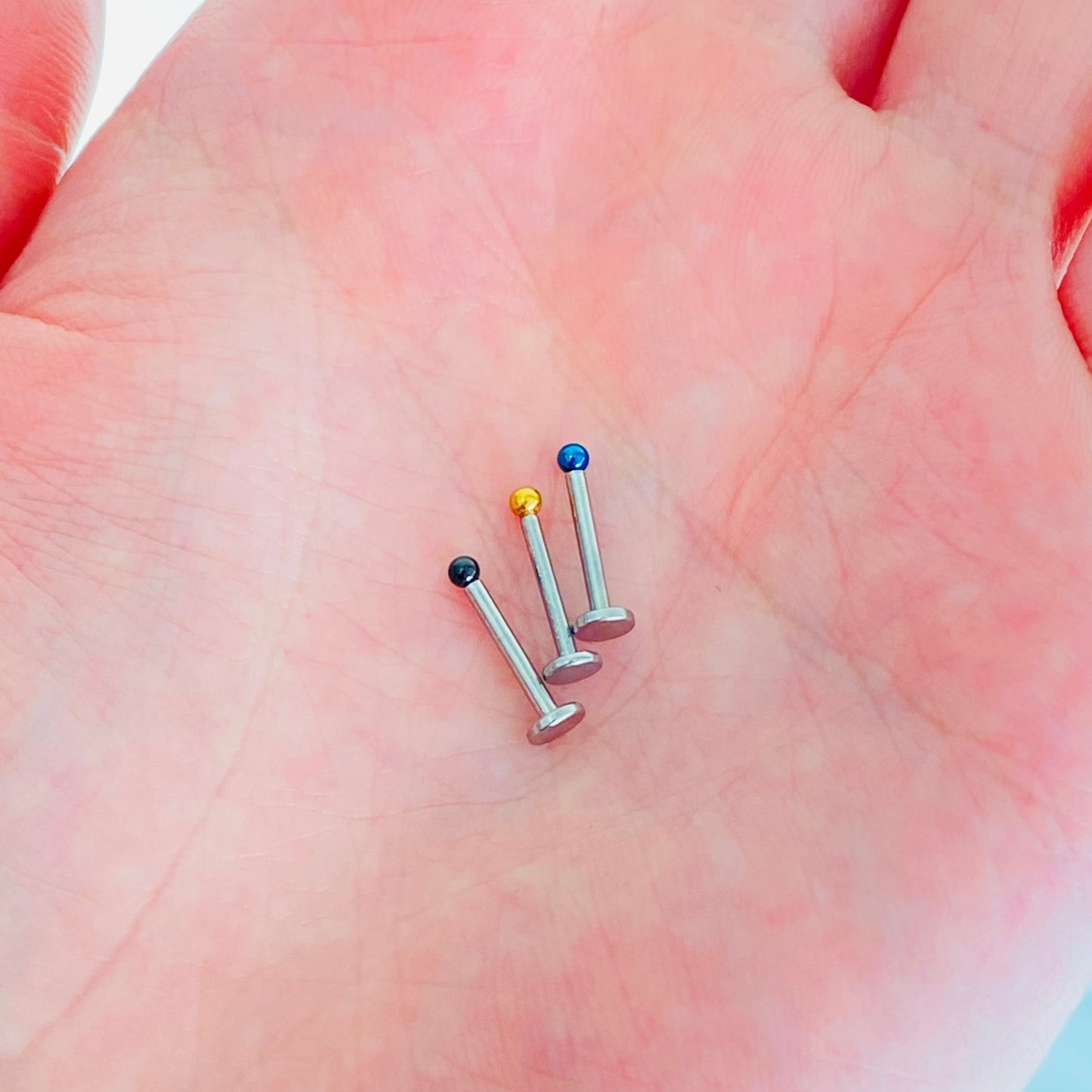 16G Internally Threaded 2mm Top Ion Plated Ball Labret