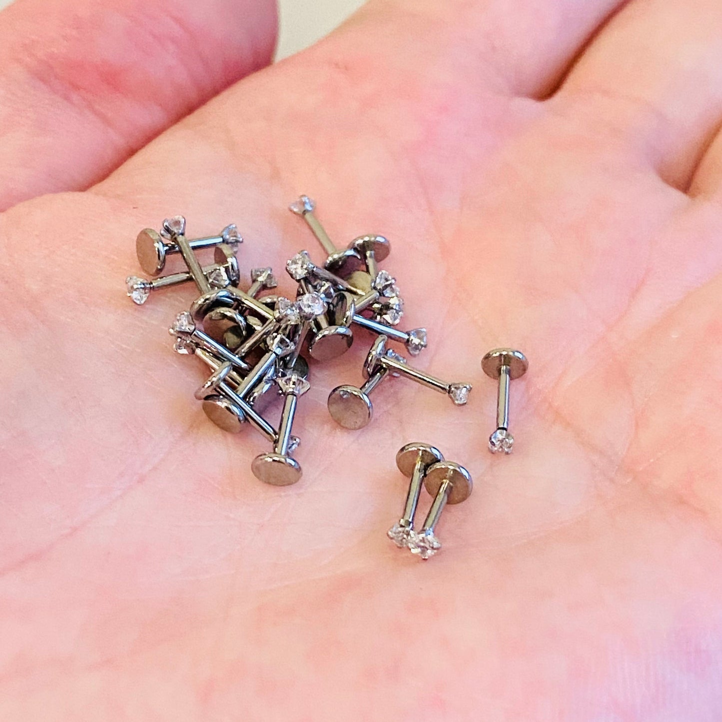16G Prong Set CZ Threadless Push Click Pin Labret