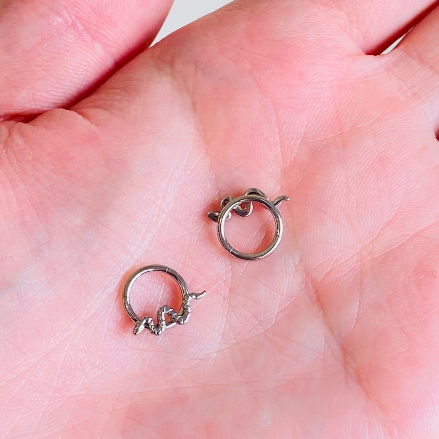 G23 Titanium Snake Hinged Segment Clicker Ring