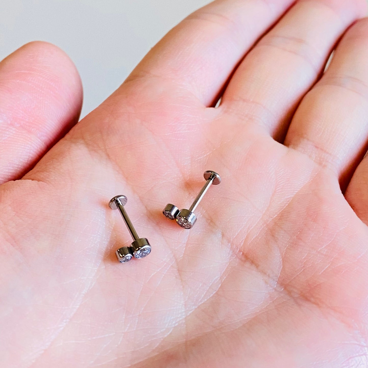 G23 Titanium Internally Threaded 2 CZ Cluster Tragus Labret