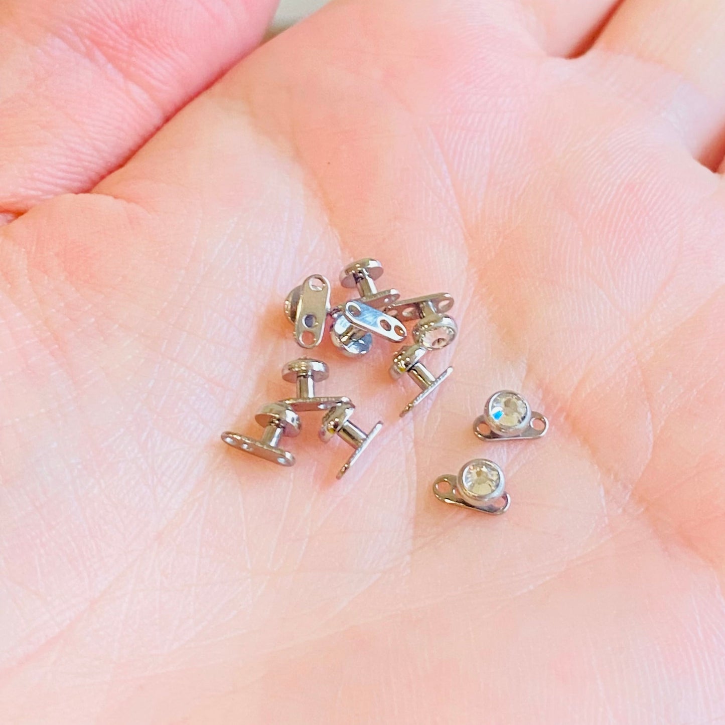 G23 Titanium Dermal Anchor 2.0mm Rise Base Flat CZ Top Set