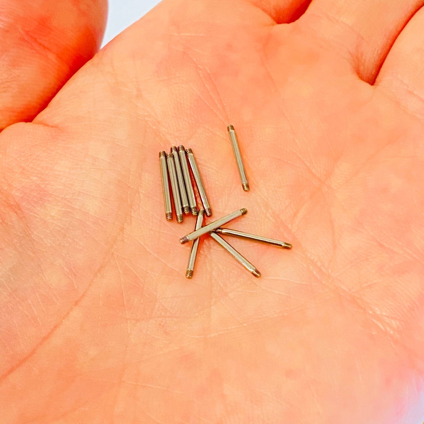 G23 Titanium Externally Threaded Barbell Shaft