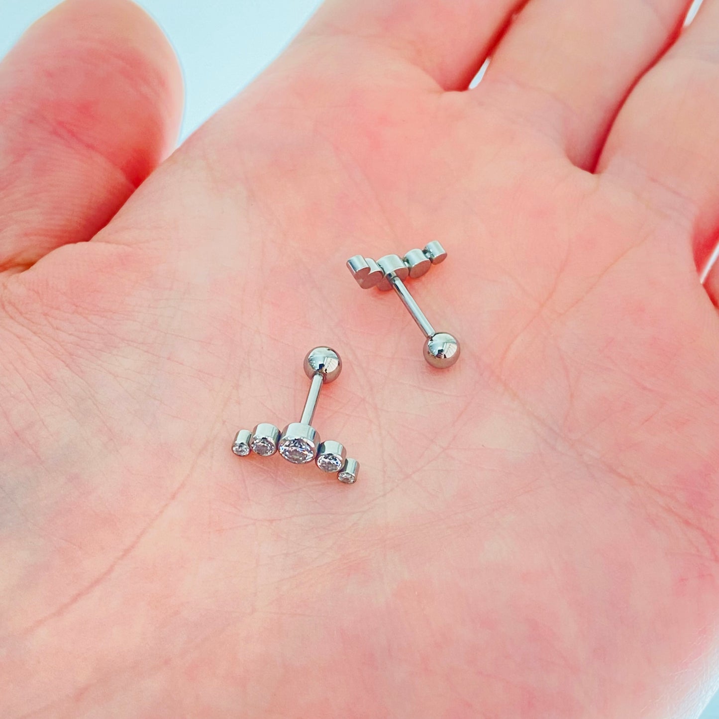 G23 Titanium Internally Threaded 5 CZ Cluster Tragus Barbell