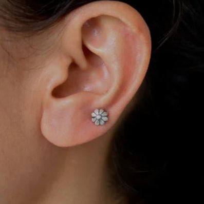 Steel Threadless Push In 8 Petals CZ Flower Tragus Labret