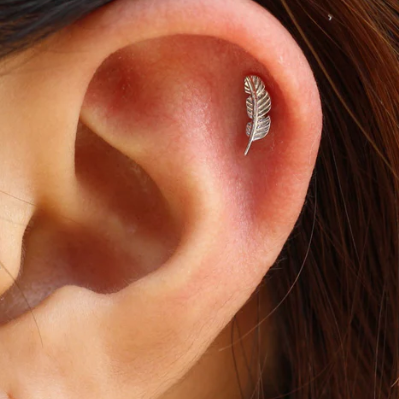 G23 Titanium Internally Threaded Feather Leaf Labret