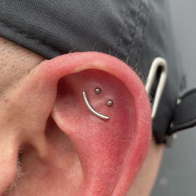 G23 Titanium Internally Threaded Smile Face Labret Set