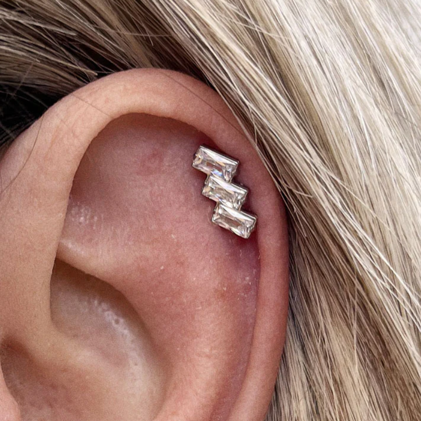 G23 Titanium Threadless Push In 3 Slanted Baguette CZ Labret