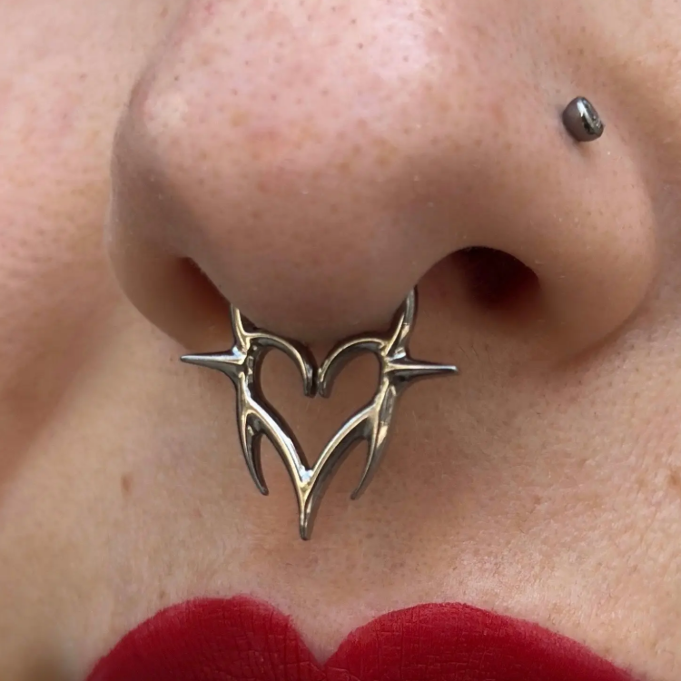 G23 Titanium Tribal Heart Hinged Clicker