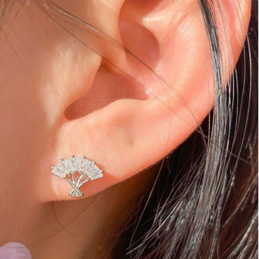 Steel Threadless Push In Baguette CZ Fan Tragus Labret