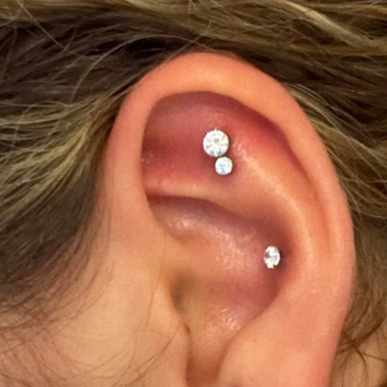 G23 Titanium Internally Threaded 2 CZ Cluster Tragus Labret