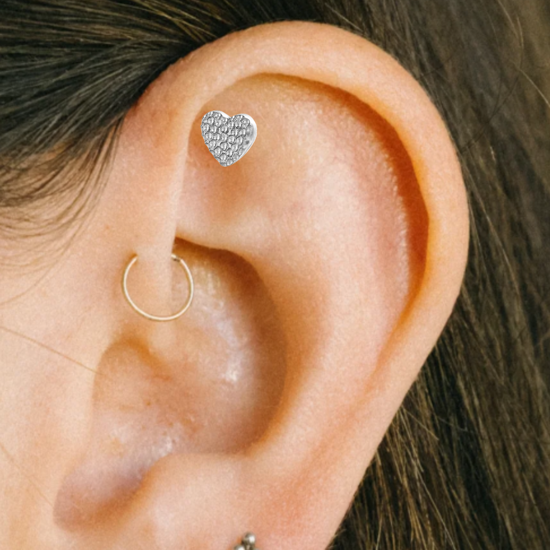 G23 Titanium Internally Threaded Hammered Heart Labret