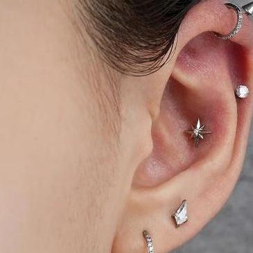 G23 Titanium Threadless Push In North Star Labret