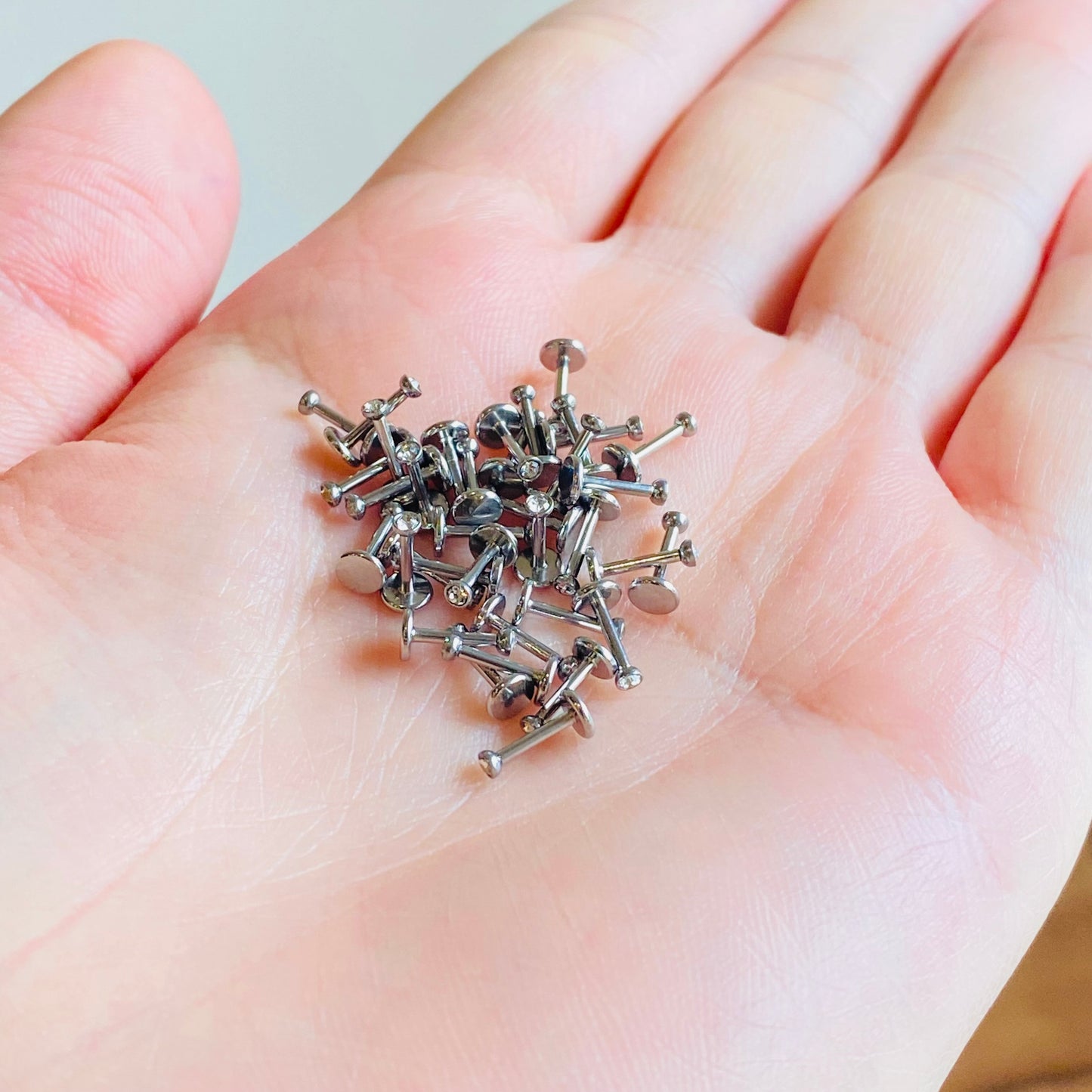 G23 Titanium Internally Threaded 2mm Gem CZ Labret