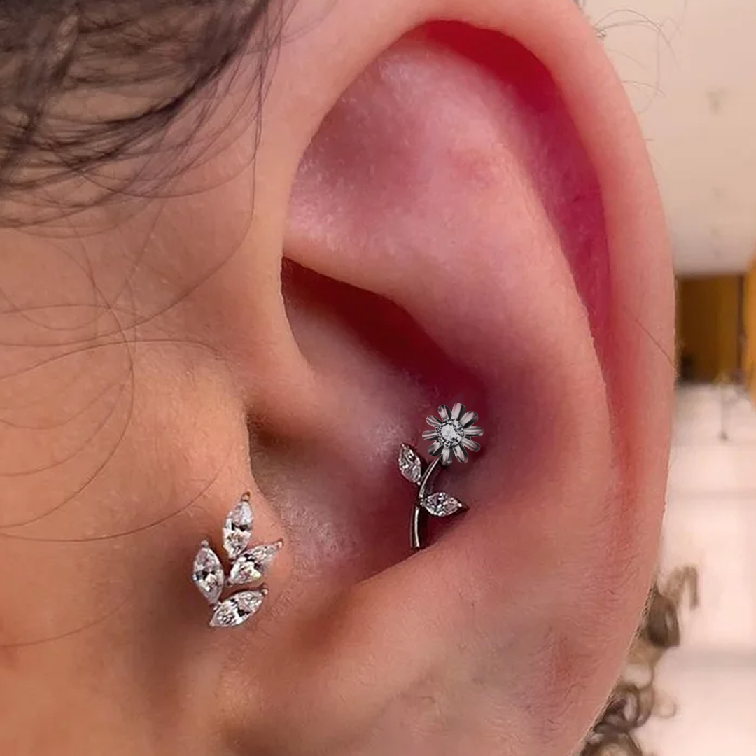 G23 Titanium Internally Threaded CZ Flower Stem Labret
