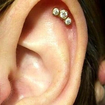 G23 Gold PVD Titanium Internally Threaded 3 CZ Cluster Tragus Labret