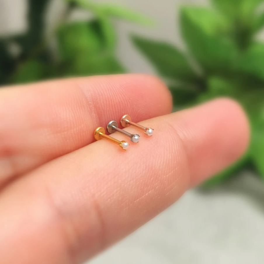 20G Ion Plated Prong Set Pearl Threadless Push Labret