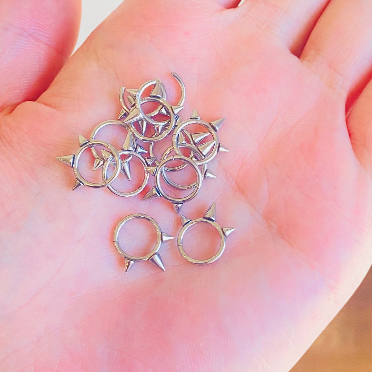 16G Steel Triple Spikes Hinged Clicker