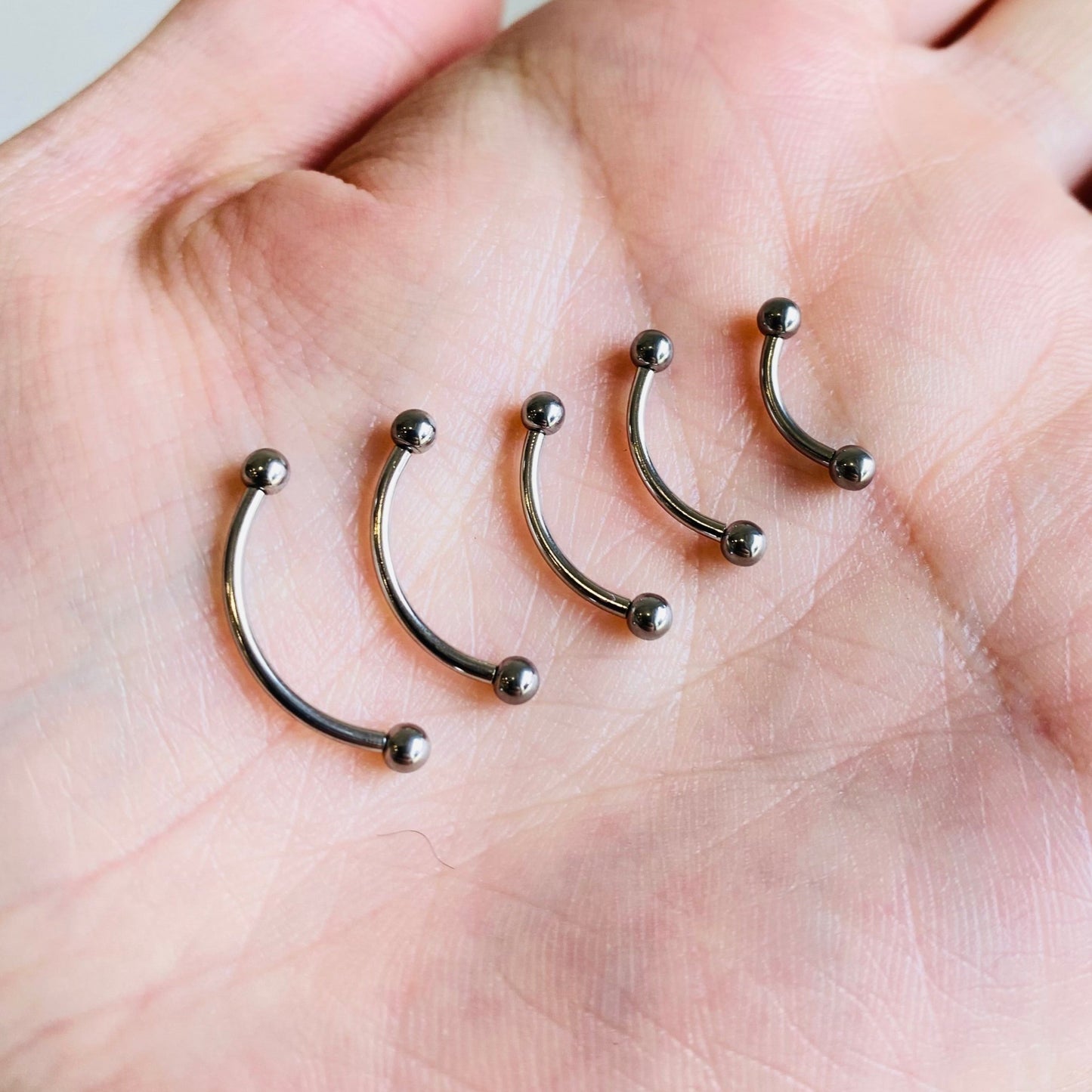 16G Internally Threaded Curved Barbell
