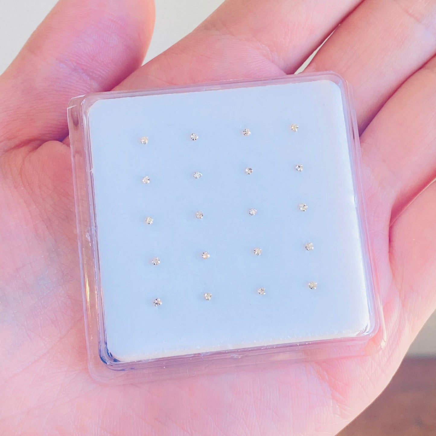 Silver Prong Set CZ Nose Stud [20pc/Box]