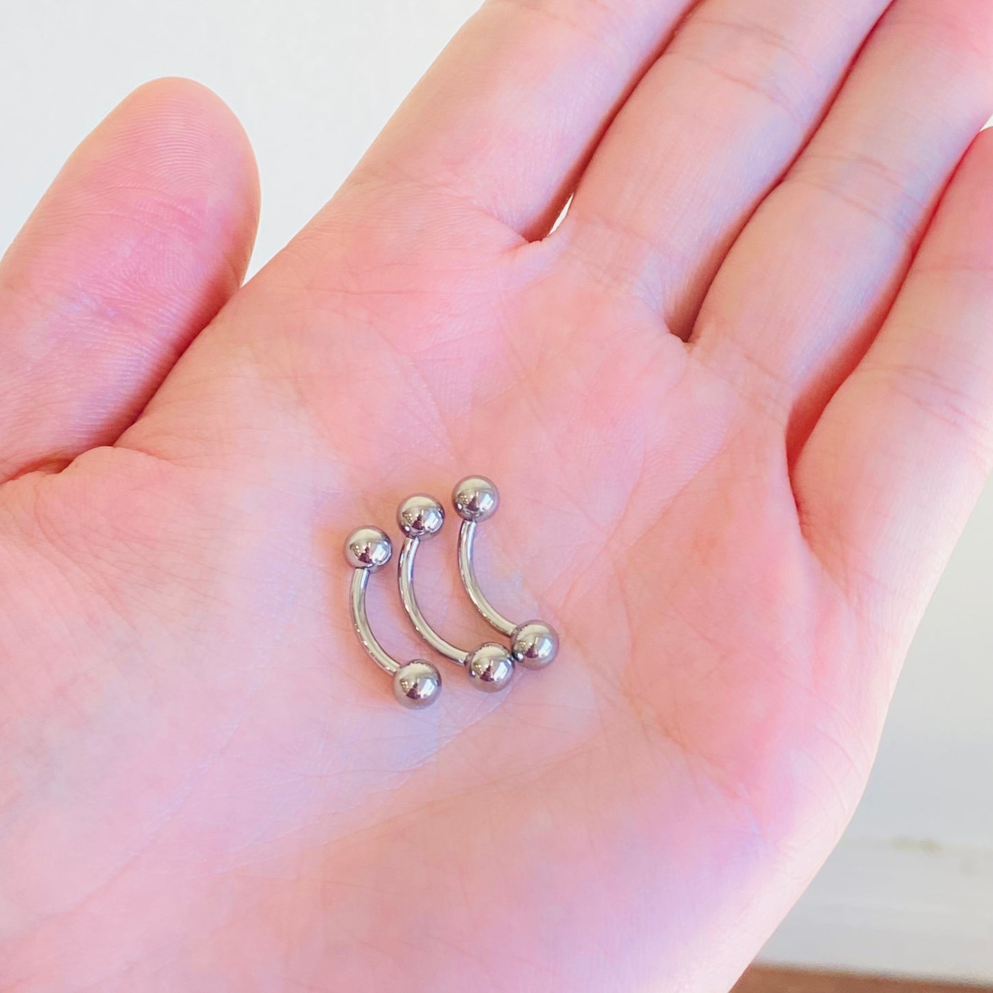 G23 Internally Threaded 14G Titanium Curved Barbell