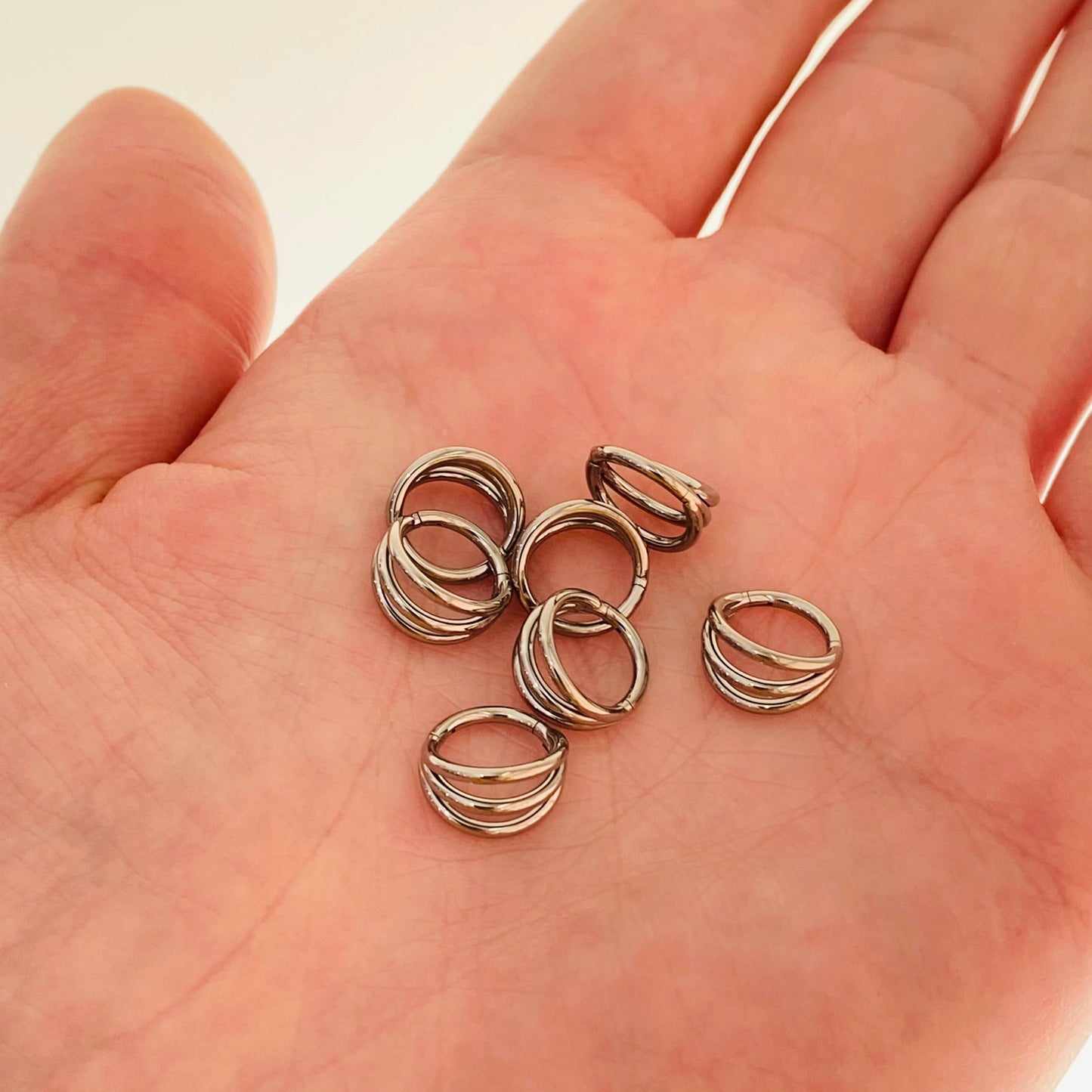 Steel Triple Hoop Hinged Segment Clicker