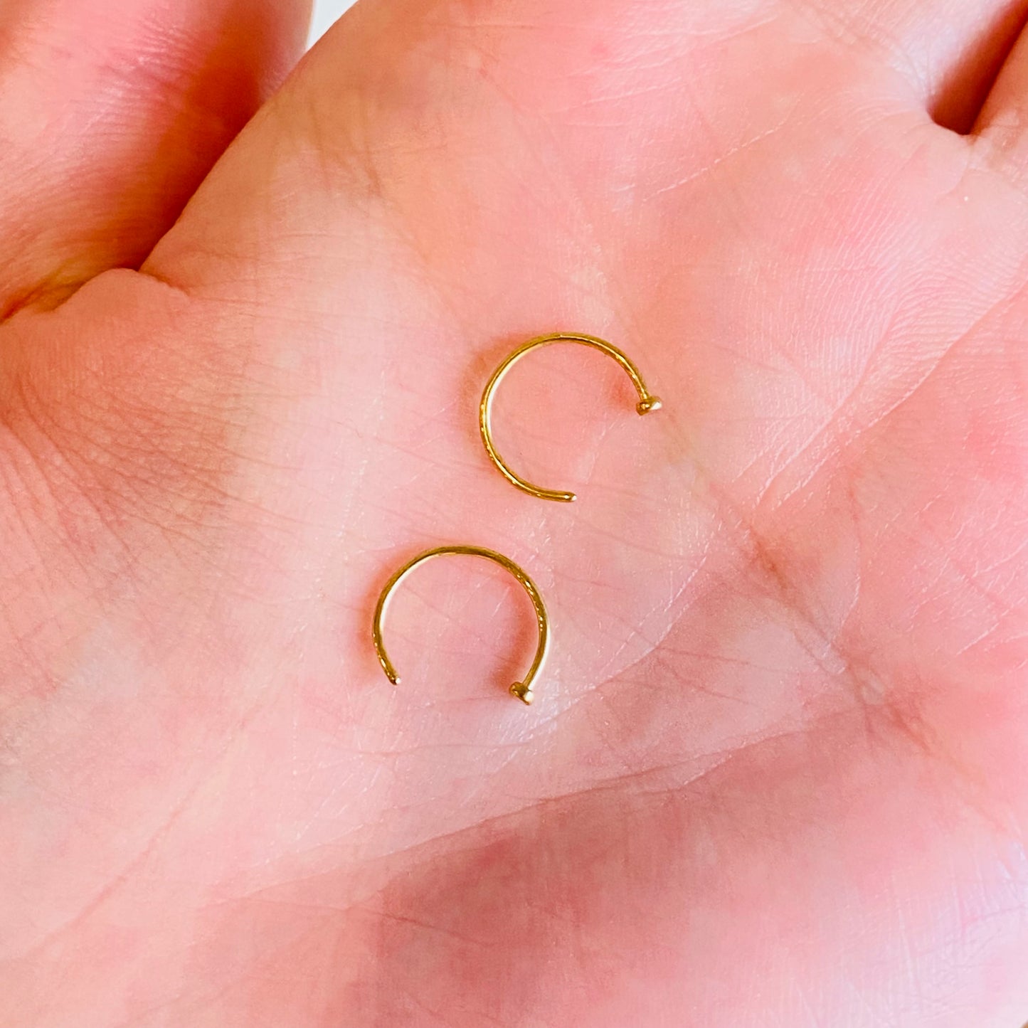 G23 Gold PVD Titanium Flat Top Nose Open Hoop
