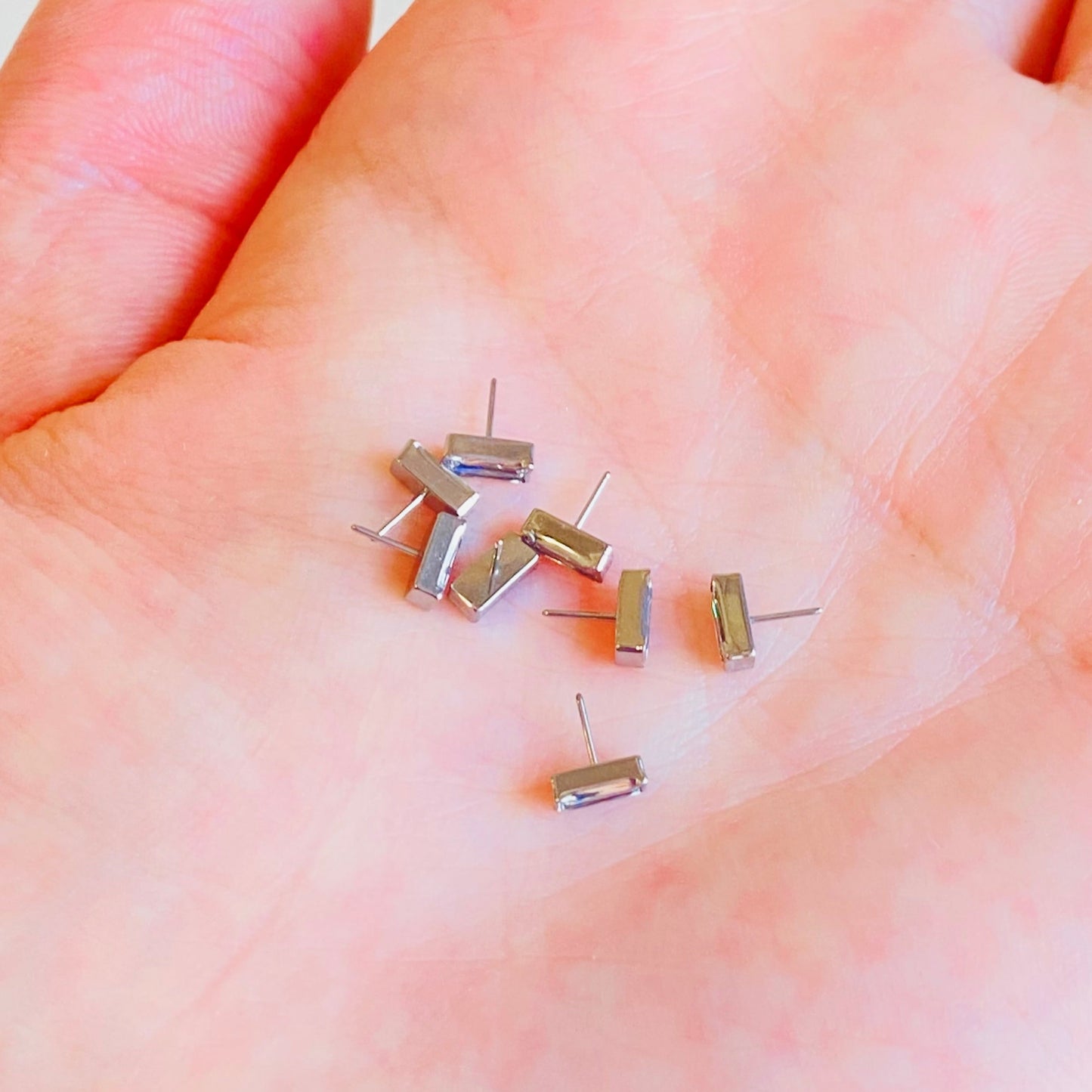 G23 Titanium Threadless Push In Rectangular CZ Top