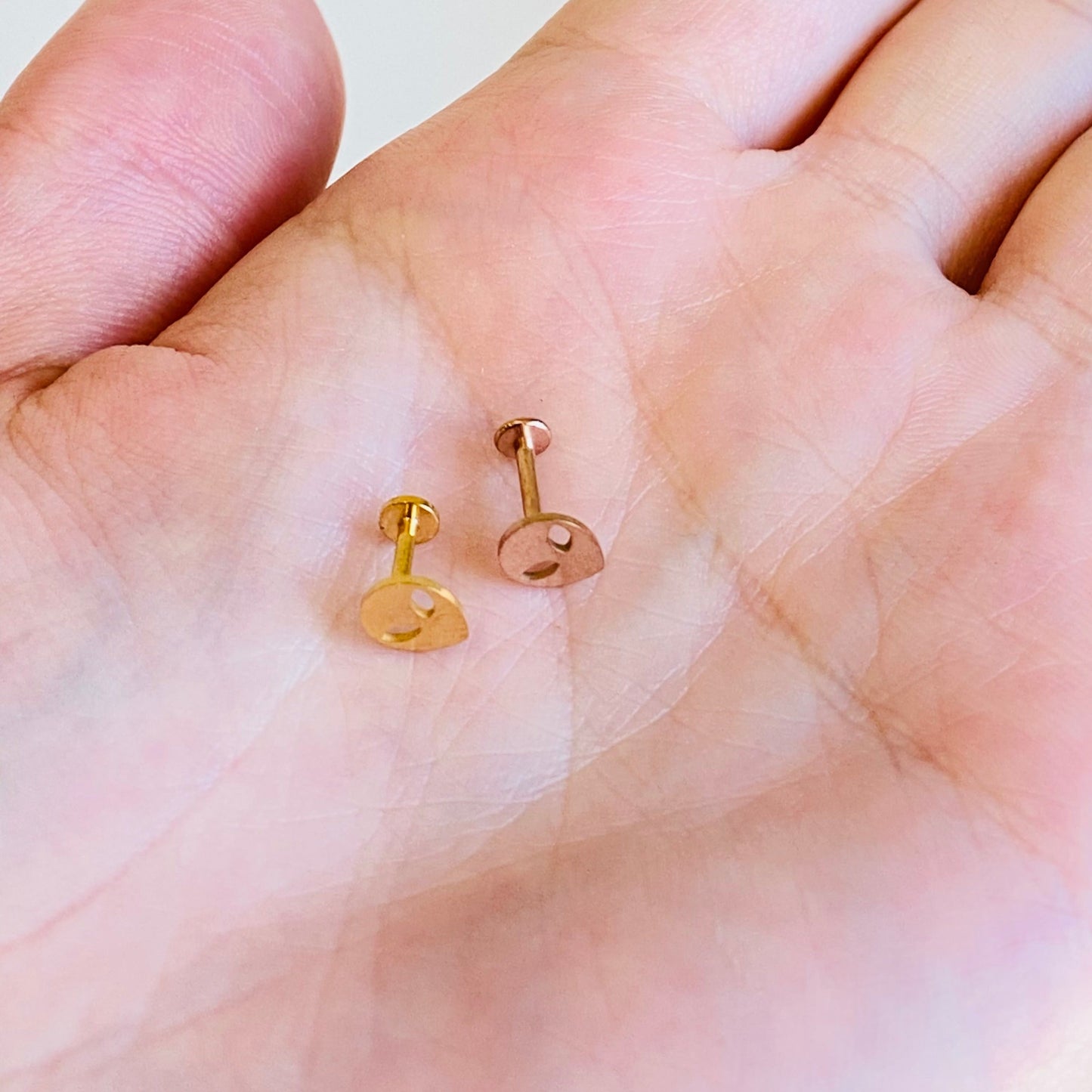 16G Alien Internally Threaded Rose Gold Ion Plated Tragus Labret